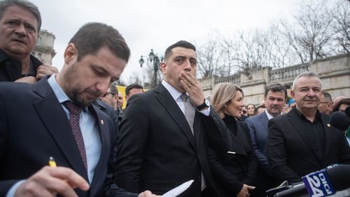 AUR protestează față de numărul de semnături necesare participării la alegerile europarlamentare: 200.000