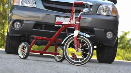 „Autobesity”: Înălțimea tot mai mare a capotelor mașinilor reprezintă o „amenințare clară” pentru copii, potrivit unui raport / Autorii cer măsuri împotriva SUV-urilor, care „nu aduc niciun beneficiu societății”