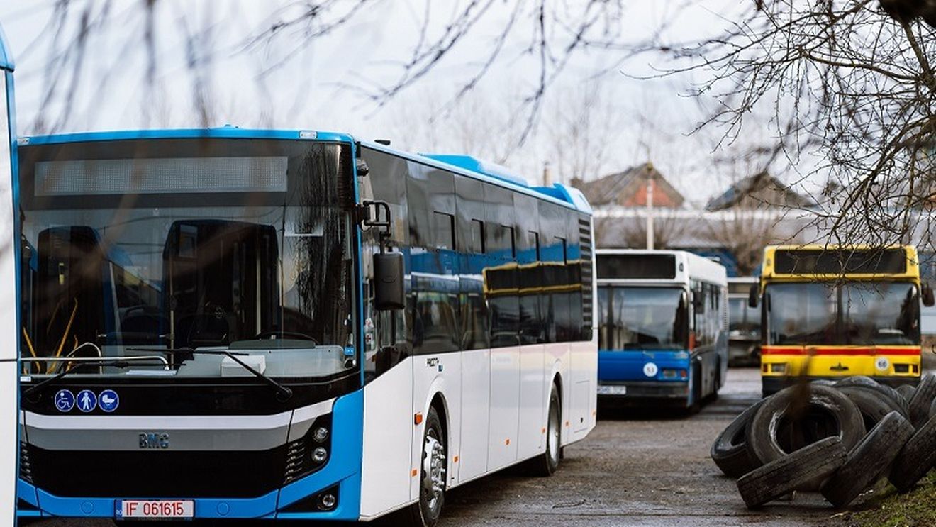 20 din cele 41 de autobuze diesel din contractul de peste 42 milioane lei au ajuns la Târgu Mureș / Primarul Zoltan Soos: Nu peste multă vreme vor sosi autobuzele hibride şi cele electrice
