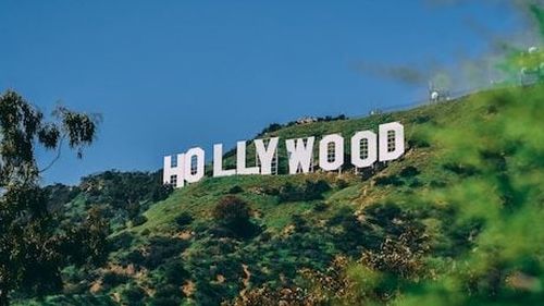 După scenariști, și actorii de la Hollywood intră în grevă