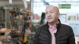 INTERVIU Românii vor cumpăra ouă cu până la 30% mai scumpe, înainte de Paște. Gripa aviară, un factor / Horia Cardoș, Agroland: „Impredictibilitatea și eliminarea facilităților se duc în costuri, care apoi se duc în prețul la raft”