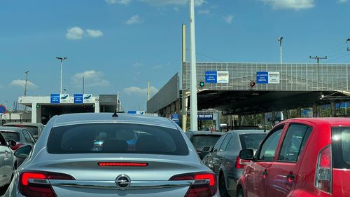 Avertisment pentru turiștii români care merg în Grecia prin Macedonia de Nord: Timpi mari de așteptare la frontierele rutiere/ MAE transmite ca pasagerii să aibă apă, alimente și combustibil suficiente