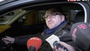 SURSE Parchetul European a cerut arestul omului de afaceri Dorin Șerdean, solicitare aprobată de Tribunalul București / Șerdean e acuzat că a emis scrisori false de garanție, într-un amplu caz de fraudare a fondurilor europene