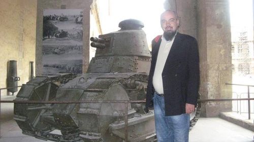 Florian Bichir, candidat PMP la Senat, și-a ascuns în declarația de avere venitul încasat de la firma de stat Transgaz. Ce scria Bichir despre șeful Transgaz într-un editorial recent: ”Excelent organizator, dar și un patriot desăvârșit/ Pe secetea asta de caractere eu i-aș clona”