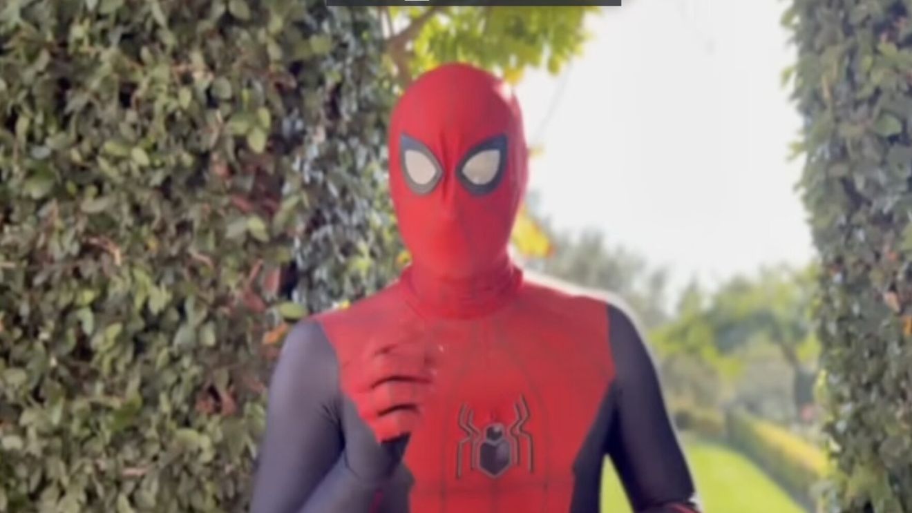 Prinţul Harry s-a costumat în Spider-Man pentru a transmite un mesaj copiilor care şi-au pierdut un părinte în slujba armatei britanice