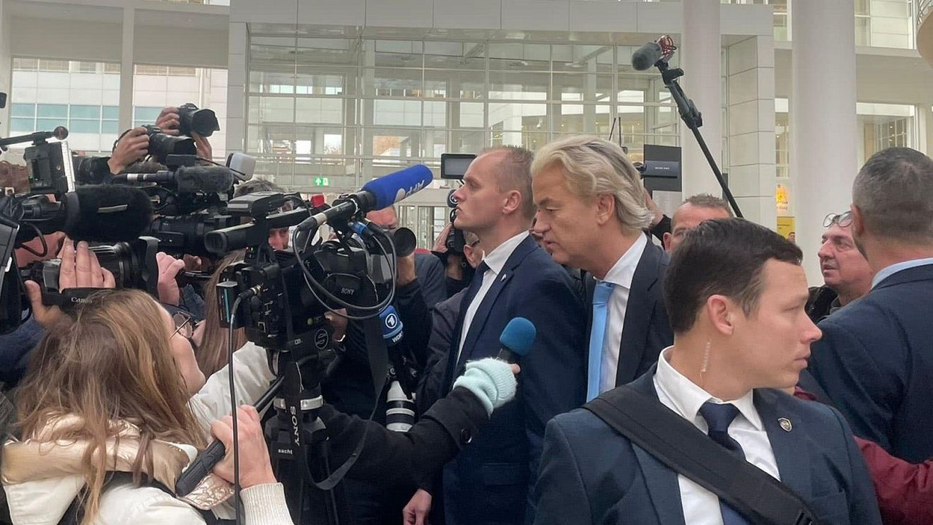 Olanda, spre formarea unui Guvern ”mixt” de politicieni şi tehnocraţi, dar fără islamofobul Geert Wilders