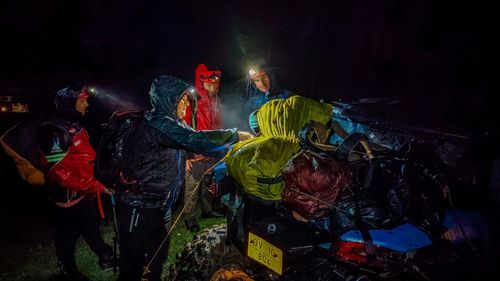 Doi belgieni au urcat în Piatra Craiului pentru a sta 5 zile / Au chemat Salvamont după o noapte / Misiune dificilă din cauza bagajelor foarte voluminoase