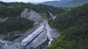 VIDEO Imaginile dezastrului de la Salina Praid, inundată / Circa 400.000 de turiști vizitau anual salina, iar comunitatea locală depindea economic de activitățile turistice / Prefect: Starea de spirit a celor din zonă este una de „vine sfârșitul lumii”