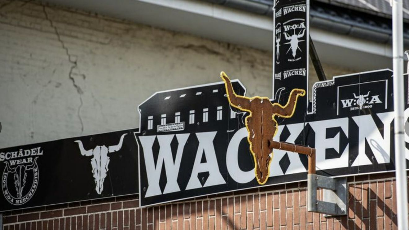 Fanii sosiţi la legendarul festival Wacken din Germania, întorşi din drum de organizatori din cauza ploii şi a noroiului: „Suntem foarte trişti, însă, din păcate, situaţia meteorologică nu ne oferă altă opţiune”