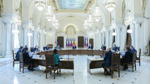 IMAGINEA ZILEI Președintele Iohannis joacă și rol de premier pe durata stării de urgență generată de epidemie