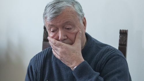 Alexandru Mironov, fără certificatul de revoluționar. El a fost un loial al președintelui Ion Iliescu, numit în conducerea Institutului Revoluției Române