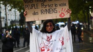 Forţele de securitate iraniene au torturat inclusiv copii şi tineri în timpul protestelor antiguvernamentale, arată un raport Amnesty International: Bătuţi, biciuiţi, supuşi la şocuri electrice, violuri şi alte forme de violenţă sexuală