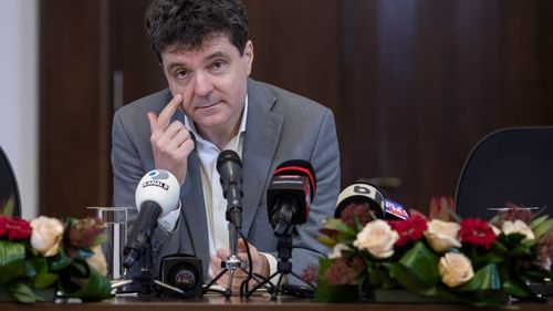 ”600 de blocuri rămân fără apă caldă. Avariile or să fie episodice peste 2-3 ani și nu or să mai fie probleme peste 10 ani/ Vin 100 de autobuze noi de la firma poloneză Solaris”, anunță primarul Nicușor Dan