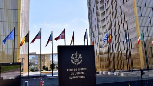 Ungaria a fost condamnată de Curtea de Justiție a UE  pentru încălcarea dreptului european prin pachetul legislativ „Stop Soros”, care a introdus sub incidenţa penală ajutarea solicitanţilor de azil