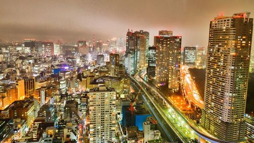 Japonia evită recesiunea, după ce PIB-ul din trimestrul IV a fost revizuit în creștere