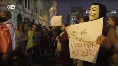 Peru: Parlamentul a refuzat să voteze organizarea de alegerile generale anticipate, în timp ce țara e zguduită de o criză politică gravă, cu manifestaţii aspru reprimate