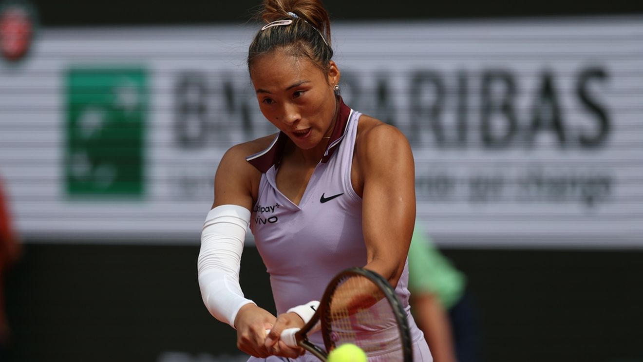 Surpriză mare la Roland Garros: campioana olimpică Zheng Qinwen eliminată din turul întâi