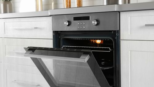 Cum să te asiguri că ai aragazul/cuptorul electric oprit acasă pentru a evita stresul când ești plecat sau în concediu / Poți scăpa definitiv de problemă cu o investiție de 50-100 de lei