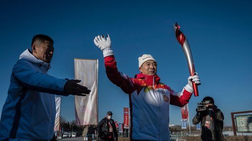 Ştafeta torţei olimpice a început la Beijing/ Peste 1000 de persoane vor purta torţa olimpică