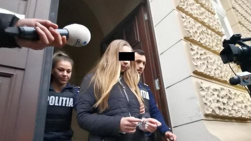 Eleva din Bihor care şi-a înjunghiat pedagogul va fi judecată pentru tentativă de omor calificat