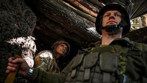 Un nou scandal de corupție în Ucraina: Doi reprezentanți din Ministerul Apărării, anchetați pentru deturnarea a 6 milioane de euro la cumpărarea unor veste antiglonț de proastă calitate, anunță Parchetul General