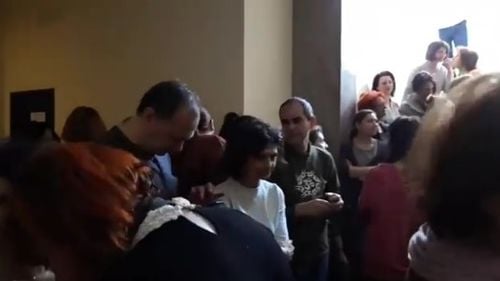 VIDEO Protest la Consiliul Național pentru Studierea Arhivelor Securității. Membru CNSAS, numit de președintele Iohannis, acuză PSD și conducerea instituției că au refuzat majorarea salariilor funcționarilor Consiliului cu 15%