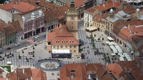 Brașovul, între primele 10 destinații de vacanță recomandate britanicilor în 2025 / Site-ul Aeroportului Luton recomandă pe lângă Brașov, orașe precum Amsterdam, Varșovia, Alicante, Lisabona și Madeira