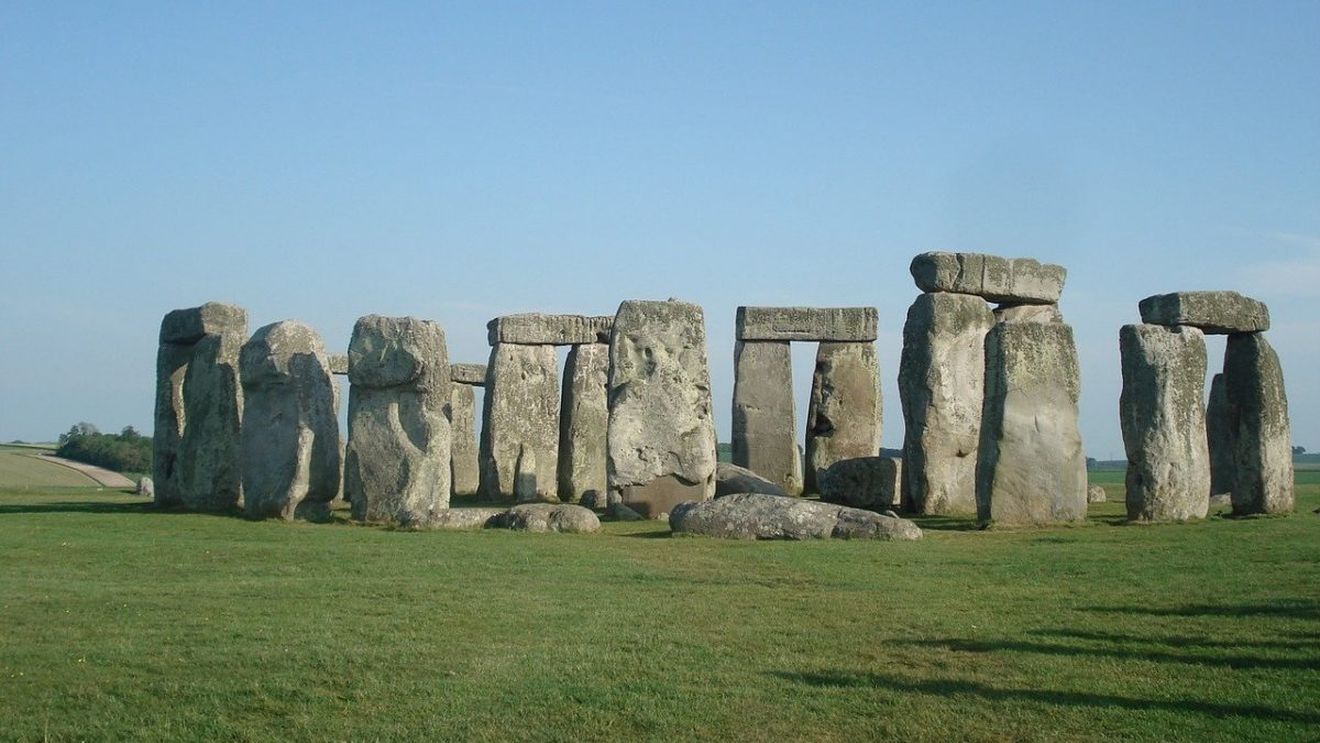 Monumentul megalitic de la Stonehenge trece printr-o operaţiune majoră de restaurare şi conservare