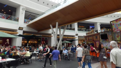Raed Arafat: Intrarea în zona de food-court din mall-uri se va face doar cu certificatul COVID-19
