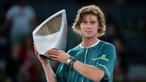 Andrey Rublev îl învinge pe Jack Draper în finală și câștigă al doilea titlu la Doha / Ce s-a întâmplat la Rio Open - Comesana a căzut peste fileu în semifinală