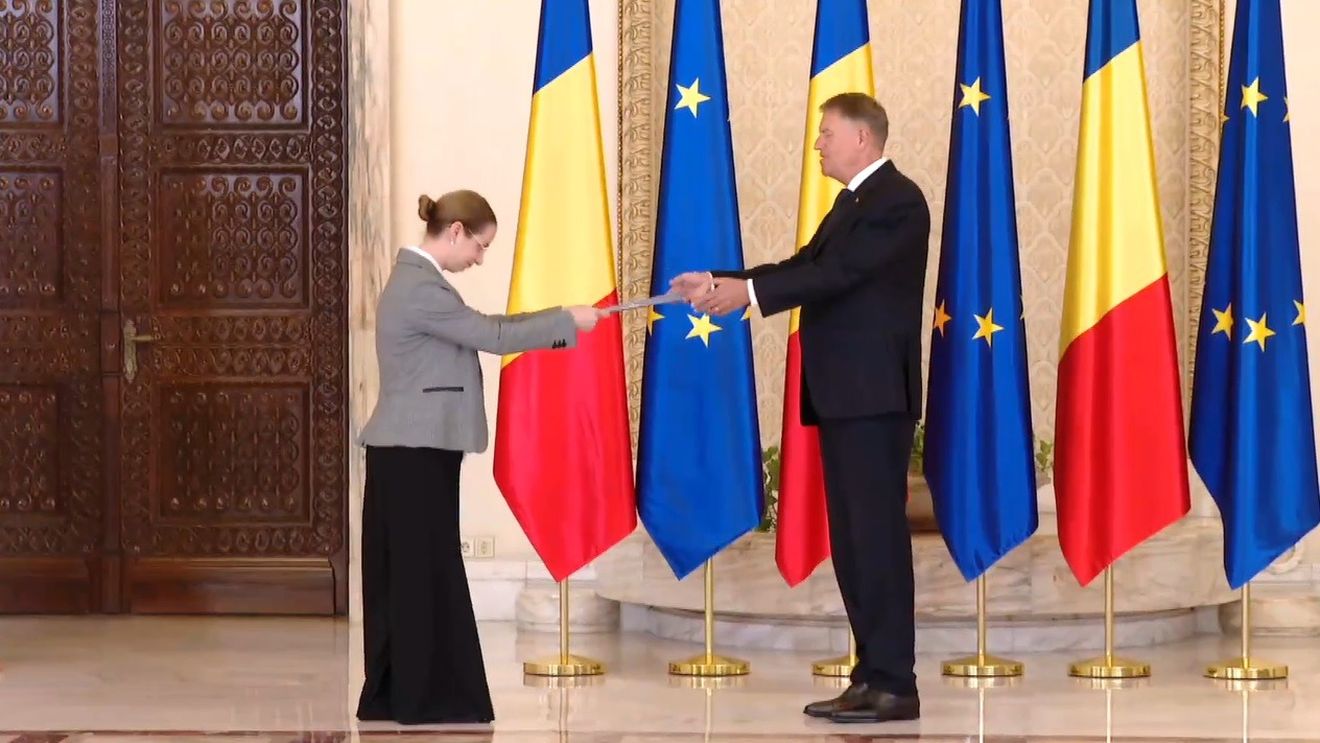 Școala de liniște și de minciuni de la Cotroceni