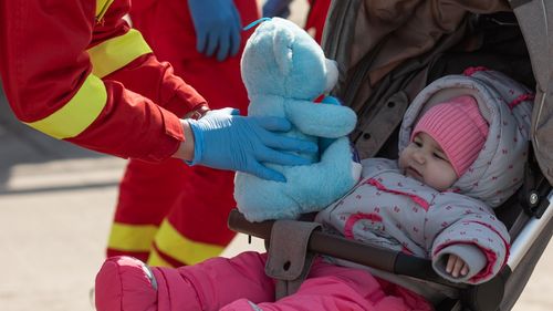 Peste 48.000 de copii, născuţi în Ucraina de la începutul războiului/ Peste 5,3 milioane de ucraineni s-au refugiat în UE