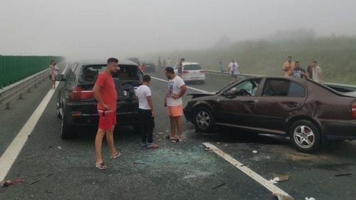 Raed Arafat, despre accidentele de pe Autostrada Soarelui: Peste 40 de mașini și 14 victime/ Pleacă un elicopter SMURD de la Galați, până acum nu a permis ceața