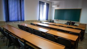 Ministrul Educației anunță un program de 100 de milioane de lei pentru prevenirea abandonului universitar. David: Avem un procent atât de mic de absolvenți de studii superioare, 16% față de 30% media europeană
