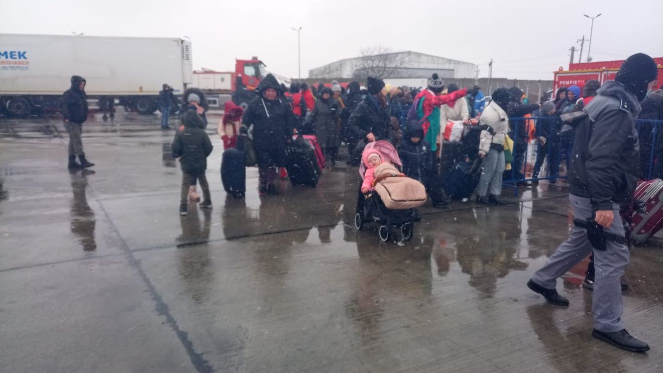 Aproape 500.000 de refugiaţi din Ucraina au intrat în România până în prezent. În jur de 80.000 dintre aceștia au rămas pe teritoriul ţării noastre