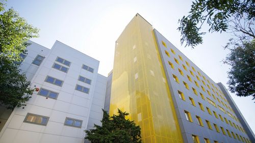 FOTO Primul spital de oncologie pediatrică din România construit cu bani din donații ar putea fi gata la sfâșitul anului / Asociația Dăruiește Viață  a investit în spitalele românești 43 de milioane de euro / Au aniversat zece ani de activitate cu lacrimi în ochi 