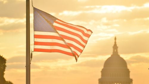 SUA: Garda Naţională, desfăşurată la Washington, începe să poarte arme /  Peste 2.200 de soldaţi au fost desfăşuraţi ”pentru a combate criminalitatea”