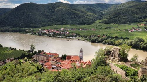 MAE a emis atenţionare de călătorie pentru românii din Austria: Cod roşu de inundaţii şi alunecări de teren