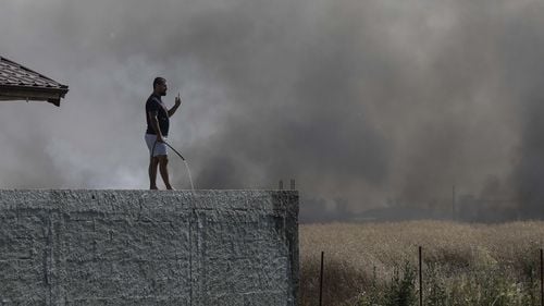 FOTO VIDEO Traficul auto a fost complet oprit pe Centura Capitalei din cauza incendiului de vegetație din Bragadiru, care a cuprins 10 hectare / ISU: Nu există pericolul de extindere a incendiului către zona de case