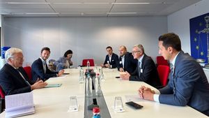 Stelian Ion susține că Didier Reynders, comisarul european pentru Justiție, i-a transmis solicitarea ca autoritățile române să aștepte avizul Comisiei de la Veneția înainte de a adopta legile justiției