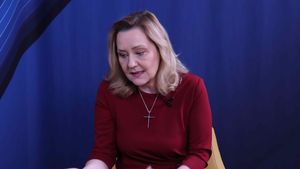 Elena Lasconi reiterează ideea că i s-a ”servit” un nume pentru şefia SRI, de către liderii partidelor pro-europene, dar nu a fost de acord: Era un nume inacceptabil din politică