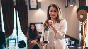Diana Pavelescu, expert în vinuri, demontează un mit: Poți cumpăra vin din struguri la 14 lei. „Este un mit cu pastilele”
