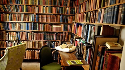 Burse de până la 590 Euro pe lună pentru profesorii din Ucraina care vor să lucreze în universitățile românești, anunțate de ministrul Educației. Și studenții refugiați vor putea primi burse, la fel ca cei români