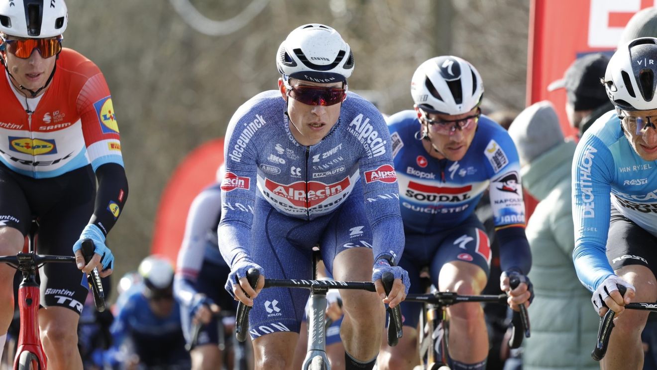 Jasper Philipsen, evacuat cu ambulanța - Ciclistul s-a accidentat cu doar trei zile înainte de Milano-San Remo, primul Monument al sezonului