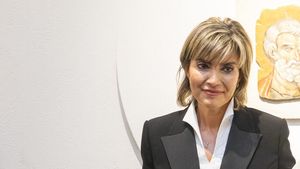 EXCLUSIV Cum a ajuns în guvernele Ponta și Dăncilă clădirea plătită cu ”nesimțire mare” de Eximbank la o firmă-intermediar / Pagubă de 60.000 de euro lunar / Ce dosar penal a avut patroana firmei, Monica Maria Dăscălița Peterson, și cum a ajuns să primească Crucea Patriarhală