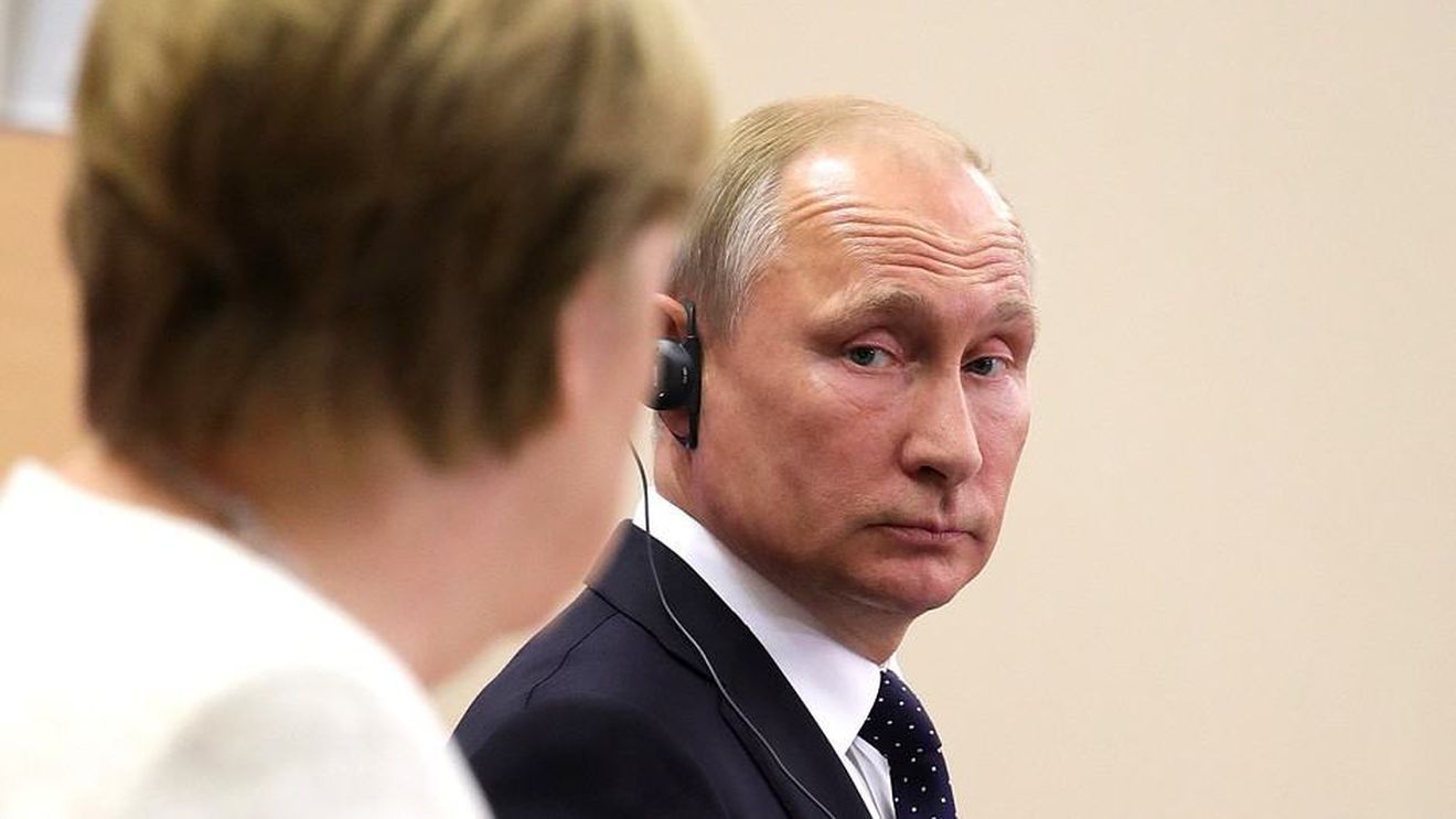 Vladimir Putin spune despre rezoluția UE împotriva Pactului Ribbentrop-Molotov că este o ”minciună nerușinată”. Parlamentul European a afirmat că pactul a deschis calea celui de-Al Doilea Război Mondial