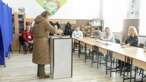 Momentul-record al votului din primele 9 ore. Cele 10 minute de aur în care au votat cei mai mulți români în turul 2 al alegerilor prezidențiale 2025