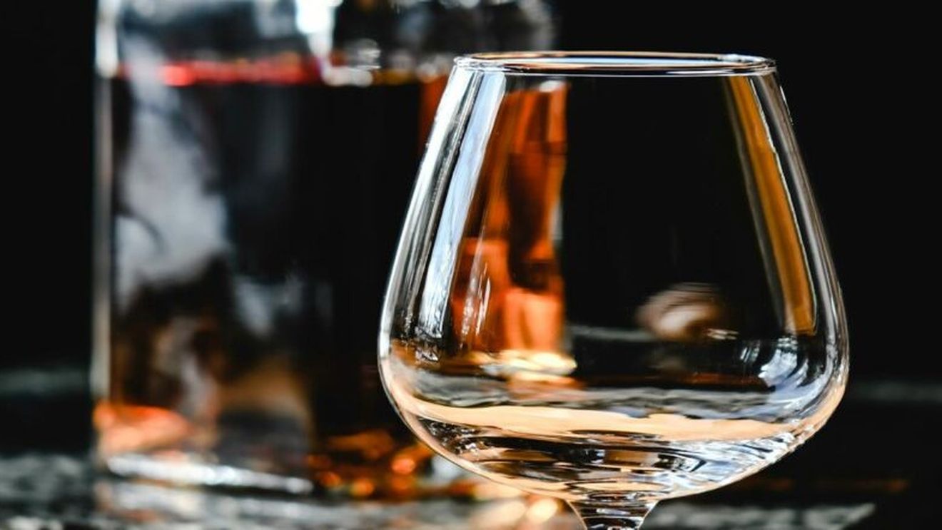 Taxele impuse de China afectează semnificativ exporturile Franţei de coniac