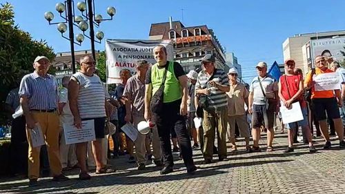 Ploiești: Oamenii ies din nou în stradă pentru apa caldă / Protest anunțat sâmbătă în fața Consilului Județean