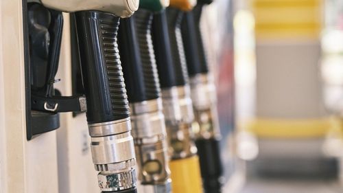 Petrom, ziua și scumpirea. Prețurile benzinei și motorinei au urcat miercuri cu încă doi bani pe litru. Este a cincea scumpire în șase zile